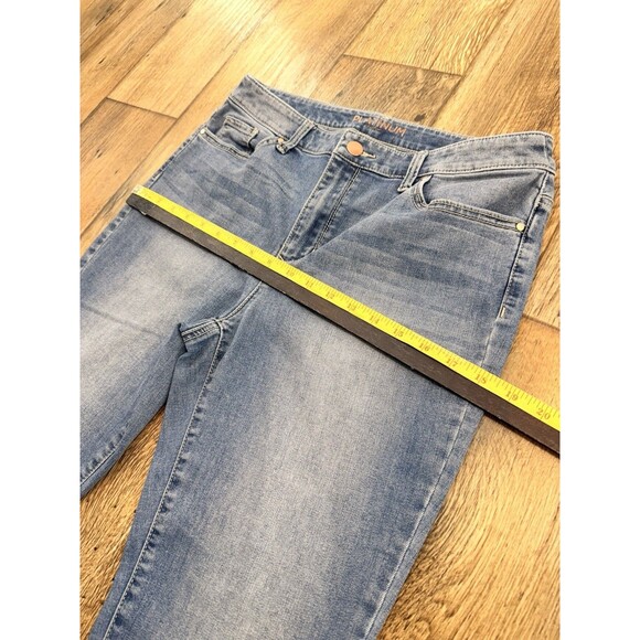 Chico's Platinum Jeans Women's 0.5 Short US-6 Blue Mid-Rise Slim Leg 30" Inseam - Picture 8 of 14